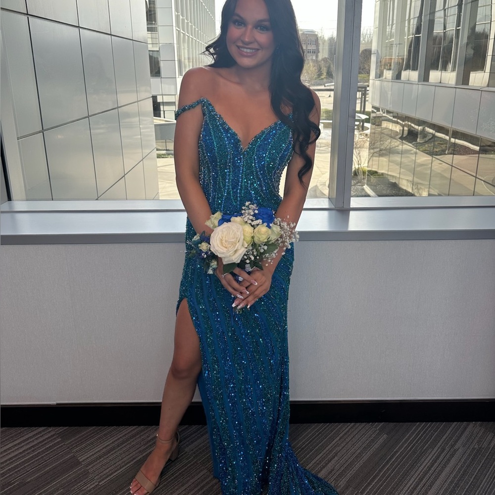 Mia Bella Couture size 4 Blue And Green Prom Dress